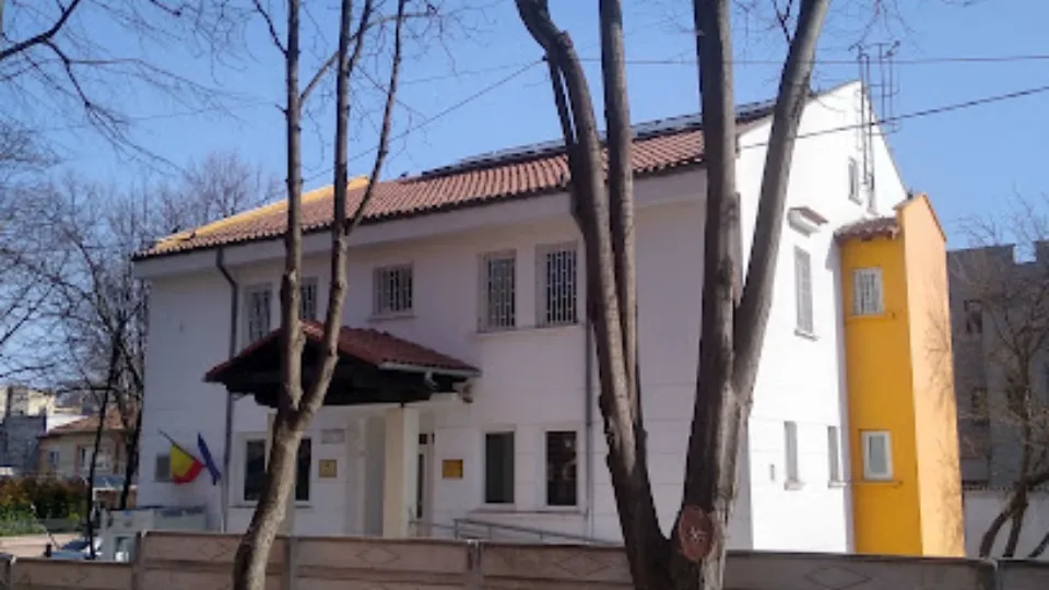 Adăpostul De ZI Şi Noapte Pentru Copiii Străzii — fotografie de copertă