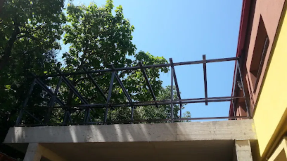 Fotografia de copertă a listării