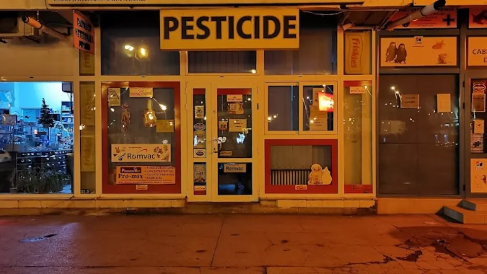 Farmacie veterinara PetShop — fotografie de copertă