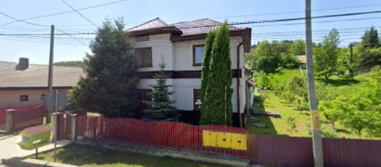 Canisa de Bucșoaia Vom Drelciuc — fotografie de copertă