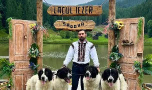 Canisa de Piatra Șoimului — Crescători Câini, Suceava